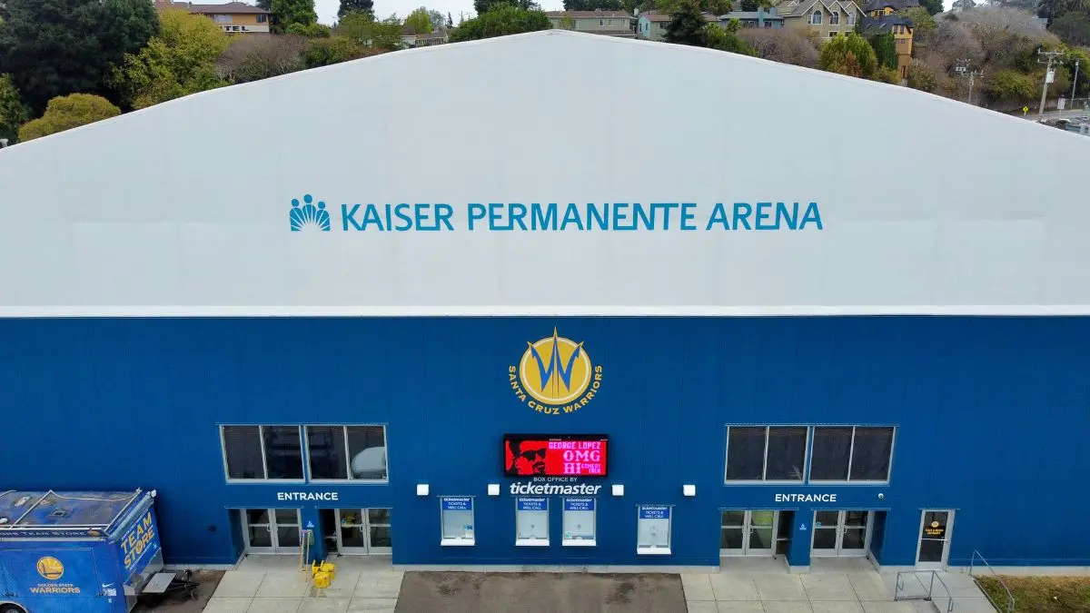 Kaiser permanente arena exterior membrane and metal panel cleaning — pacific exterior
